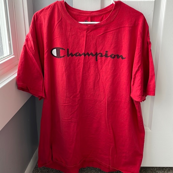 Red Champion T-shirt short sleeve - Picture 1 of 3